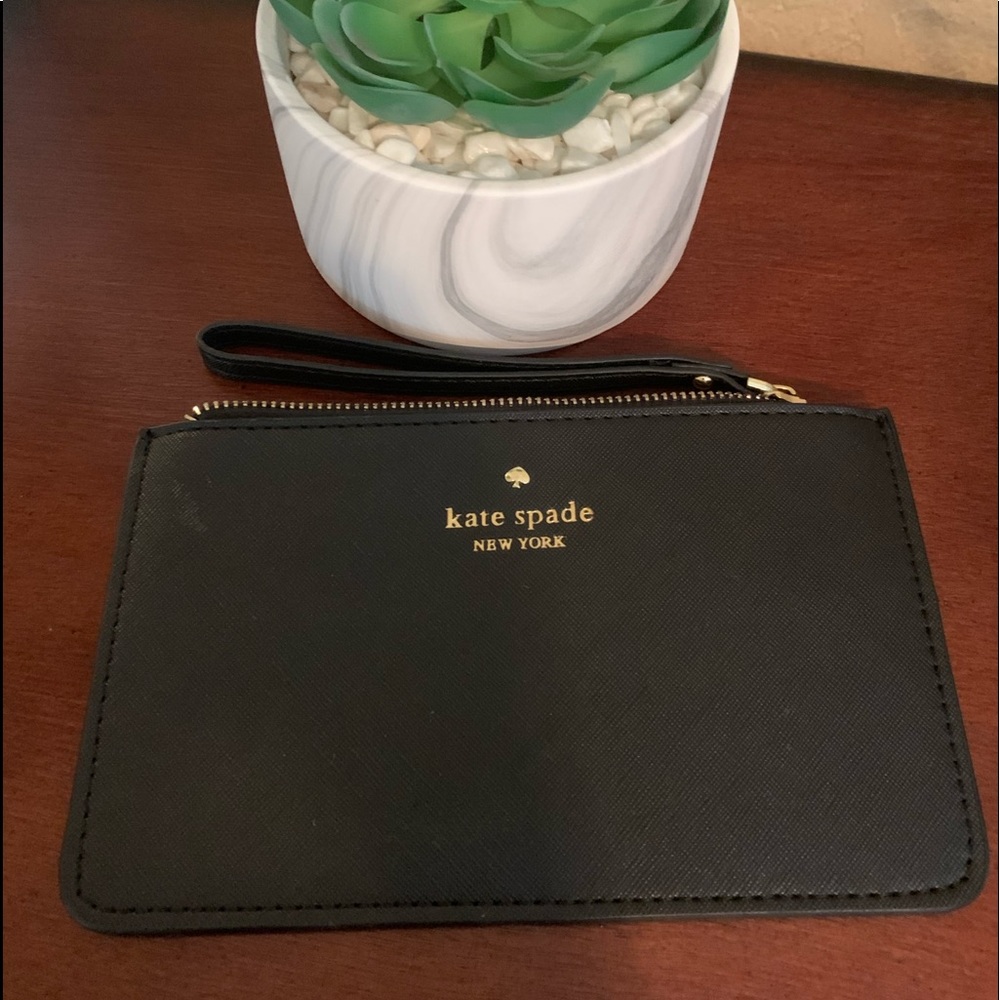 Kate Spade ♠️ wristlet